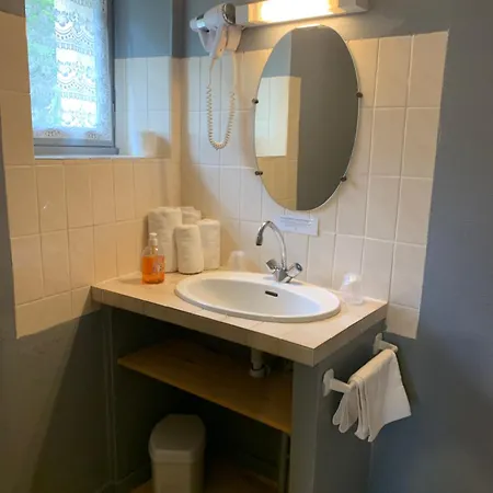 Отель Les Chambres De Fred 2*