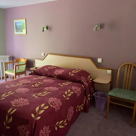 فندق Les Chambres De Fred 2*